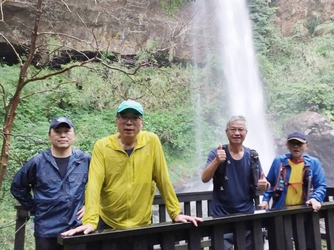 花3個小時25分鐘、走超過12K...下著細雨的冷天，一場刺激精彩捷兔展開！謝金河：辛苦又甜蜜的挑戰